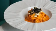 La carbonara più costosa d’Italia? Si mangia a Milano, ed è con caviale e foglie d'oro