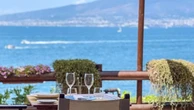 I migliori ristoranti con la spiaggia del mondo: il Bikini di Vico Equense l’unico italiano