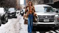 Flared jeans vs slacker jeans: ecco come scegliere in base al fisico