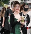 Nhan sắc thật của Triệu Lộ Tư khiến dân tình sốc nặng