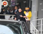 "Anh Long" G-Dragon đội nón lá che kín mặt, lên đường ra sân bay về Hàn Quốc!