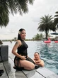Anh tài và vợ vũ công kém 13 tuổi thông báo có con đầu lòng