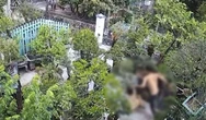 Phẫn nộ clip chồng rượt đuổi, đánh đập dã man mặc cho người vợ liên tục gào khóc van xin ngay trong sân vườn