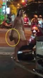 Á hậu thừa nhận ném đá vào nhà bạn tham gia cuộc thi Hoa hậu gì?