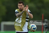 Cơn sốt Messi tại World Cup 2026: Tin đồn bố qua đời gây chấn động, 500kg thịt mang sang Mỹ, fan đạp xe 9 tháng chỉ để gặp idol
