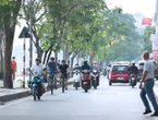 Hình ảnh lạ thường được ghi nhận tại Hà Nội vào buổi sáng sớm đầu tuần