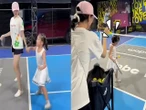 Ngọc Trinh "đáp trả" sau khi bị chỉ trích vì "mặc như không mặc" đi chơi pickleball