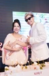 Nam ca sĩ Vbiz làm lễ đầy tháng cho con: Chi tiền mua sẵn 2 căn nhà, Thanh Trúc cùng dàn sao góp mặt