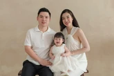 Vợ chồng Đỗ Mỹ Linh lần đầu đăng ảnh nét căng của "con gái rượu", hot kid mới đây rồi!