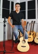 Một nghệ sĩ trẻ đột ngột qua đời, khán giả tiếc thương cho "thầy dạy guitar online” của bao thế hệ!