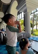 Chỉ chưa đầy 30 phút đã có gần 2000 người thích thú với hành động của mẹ con Phương Oanh