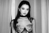 Con gái Vương Phi - Lý Á Bằng gây bão với loạt hình ảnh chưa từng được công bố, ngoại hình lột xác đầy táo bạo ở tuổi 18