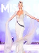 Cô gái vào top 100 gương mặt đẹp nhất thế giới thi hoa hậu