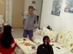 Video ghi cảnh con gái nổi nóng quát: "Không có tiền thì sinh con làm gì?" - Cha phản bác một câu khiến dân tình hả hê