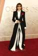 Siêu thảm đỏ Oscar 2025: Lisa (BLACKPINK) chơi nổi 1 mình 1 kiểu, Selena Gomez giảm cân siêu đỉnh, trưng trổ vòng 1 "chặt chém" Emma Stone - Elle Fanning