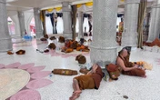 Toàn cảnh hiện trường vụ bé trai 11 tuổi lái xe tông thẳng đoàn sư khất thực: Số người tử vong tăng lên 10, có cha ruột của ca sĩ nổi tiếng Thái Lan