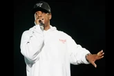 Nghệ sĩ có tài sản 74.000 tỷ làm show hỗn loạn chưa từng thấy: Suýt hủy phút chót, Beyoncé và Rihanna “quẩy” đến rạng sáng