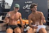 Ferran Torres và Marcos Llorente "đốt" tiền tỷ cho khoảnh khắc thân mật trên du thuyền hậu World Cup gây xôn xao toàn cầu