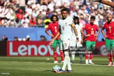 Mbappe sút trượt penalty giống Messi trong ngày đi vào lịch sử World Cup