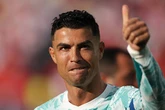 Ronaldo: Hãy thôi khóc đi anh, hãy cứ chạy, "nhảy múa" trên sân và mỉm cười!