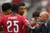 HLV Bồ Đào Nha từ chức, vẫn bảo vệ Ronaldo đến cùng