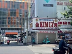 “Phố kim cương” ở TP.HCM vắng lặng sau vụ 30.000 viên kim cương, tiệm vàng Kim Lý đóng cửa