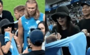 Viral video nữ diễn viên catxe cao nhất Hàn Quốc - Jun Ji Hyun hoá fangirl "quắn quéo" trước Haaland: Sức hút "quái vật World Cup" không đùa được đâu!
