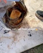 Phát hiện cọc tiền bí ẩn ở nơi không ngờ nhất trong nhà, cặp vợ chồng ngỡ ngàng khi kiểm đếm