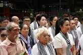 NSND Thanh Thuý, Đức Phúc và nghệ sĩ Việt xúc động trong lễ viếng liệt sĩ tại Công viên Lê Thị Riêng