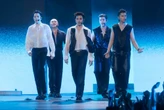 1 Anh Tài cạo đầu gây sốc, công diễn hậu khủng hoảng của show Chông Gai nổi da gà cỡ này