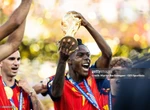 Sao trẻ Tây Ban Nha vượt qua 6 chấn thương, kiến tạo để đời ở chung kết World Cup, giành chức vô địch tặng thần tượng Neymar