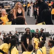 Dàn sao trước show giữa giờ lịch sử của World Cup: Justin Bieber đi chơi bóng bàn, chưa rõ tung tích BTS