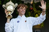Sinner đổ gục sau màn ngược dòng nghẹt thở hạ Zverev bảo vệ ngôi vương Wimbledon
