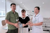 Phát hiện cọc tiền 16.000.000 đồng nằm chơ vơ tại Bệnh viện Bạch Mai cơ sở 2, đội ngũ an ninh lập tức rà soát xác minh