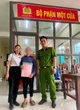 Người phụ nữ SN 1975 mang sổ đỏ đến Agribank vay 100 triệu đồng để nhận kiện hàng, Công an lập tức vào cuộc điều tra