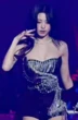 Công chúa showbiz mới 19 tuổi bị “o ép” vòng 1 đến nghẹt thở, công ty quản lý hứng trọn chỉ trích