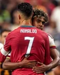 Xúc động cái ôm của Lamine Yamal 18 tuổi với huyền thoại Ronaldo 41 tuổi: Khoảnh khắc của cuộc chuyển giao thế hệ
