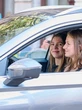 Công chúa Leonor tự lái xe đưa mẹ và bà nội dạo phố cổ Palma