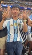 Sao Việt "lãi to" trong ngày điên rồ nhất của Messi