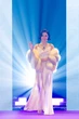 Sốc visual Hoa khôi đầu tiên của Việt Nam: Mặt sang dáng mượt, thách thức cả hào quang của Hoàng hậu