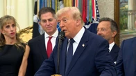 Tổng thống Trump gọi điện cho Chủ tịch FIFA yêu cầu rút thẻ đỏ của cầu thủ Mỹ dù ban đầu không biết hậu quả của thẻ đỏ là gì