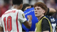 Bị "cậu Be" Bellingham tát vào đầu sau bán kết World Cup, "gã ngổ ngáo" của Argentina là ai mà khiến Chelsea chi đậm chiêu mộ?