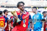 19 tuổi có cả danh hiệu vô địch World Cup lẫn Euro, Lamine Yamal chạm tới đỉnh cao mà nhiều huyền thoại cả đời theo đuổi