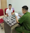 Phát hiện 1,9 tỷ đồng liên tục chuyển vào tài khoản của Đinh Xuân Hưng SN 1991 trong nửa năm, công an vào cuộc điều tra làm rõ