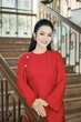Nữ NSƯT, trưởng khoa thanh nhạc tái hôn với 1 viện trưởng, sở hữu biệt thự 10 phòng ngủ, sống đơn giản
