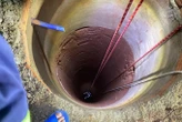 Nghe tiếng người dưới giếng hoang sâu 30m ở nơi đã giải phóng mặt bằng, kiểm tra thì phát hiện bất ngờ