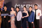 Bắt trọn khoảnh khắc "tình bể bình" của một cặp đôi đình đám Vbiz trên thảm đỏ, nhìn từ sau đã thấy visual cực phẩm