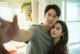 Hot nhất Weibo: Lưu Diệc Phi và mỹ nam Câu Chuyện Hoa Hồng lộ bằng chứng phim giả tình thật khó chối cãi
