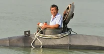 Phát hiện người đàn ông 60 tuổi thả "cục sắt" 5 tấn xuống nước, "con cá đen khổng lồ" chứng minh năng lực học hỏi đang kinh ngạc của người nông dân