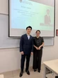 Thầy giáo diện vest bảnh bao đứng trên giảng đường, hoá ra là Tổng tài nghìn tỷ nhà bầu Hiển
